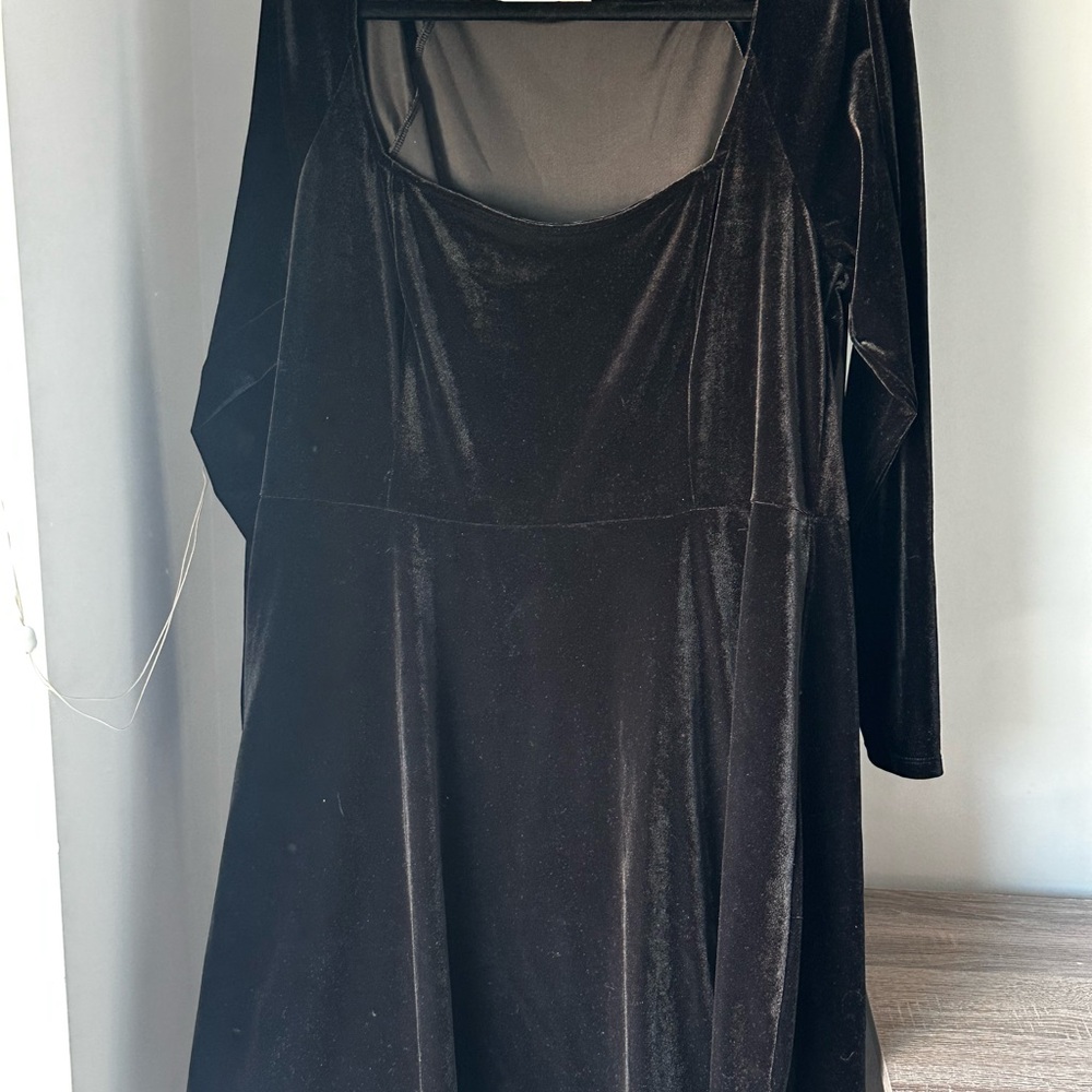 Black Velvet Long Sleeve Dress